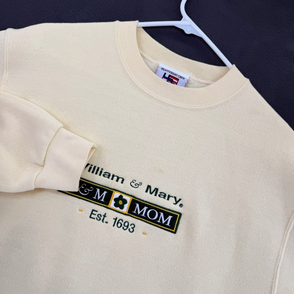 Vintage William and Mary Mom Crewneck Sweatshirt Cream Embroidered Small